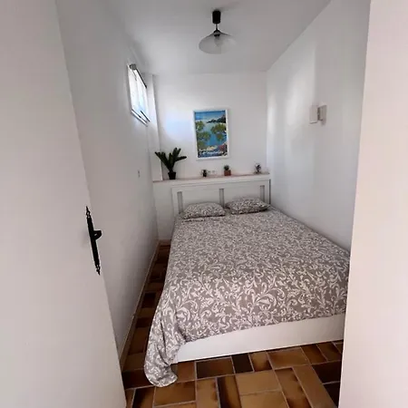 En Rez De Jardin Dans شقة Hyères